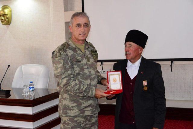 Kıbrıs Gazileri için madalya tevci töreni yapıldı