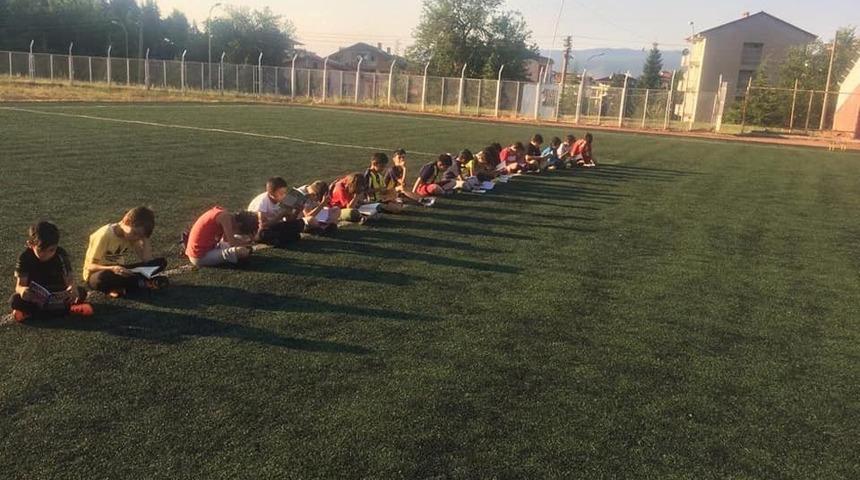 Yaz spor kurslarında ‘kitap okuma saati’