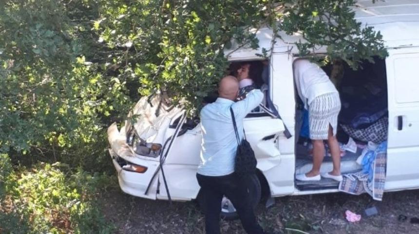 Erikli-Keşan arasında yoldan çıkan araçta 2 kişi yaralandı