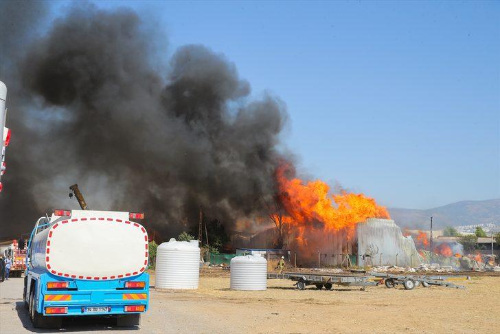 Son dakika İzmir Bornova'da fabrika yangını! Çok sayıda ekip sevk edildi G3