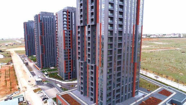 Yarım milyarlık projeye 1,5 ayda 200 aile taşındı 1