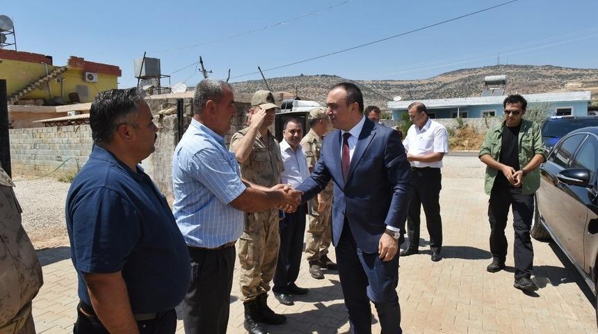 Vali Soyt&uuml;rk, k&ouml;y muhtarlarıyla bir araya geldi