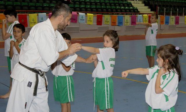 Çankayalı çocuklar yazın tadını spor okulunda çıkarıyor