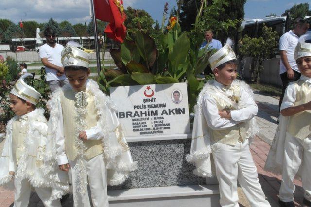 Bursalı şehidin şahadetinin üçüncü sene-i devriyesinde 100 çocuk erkekliğe ilk adımı attı