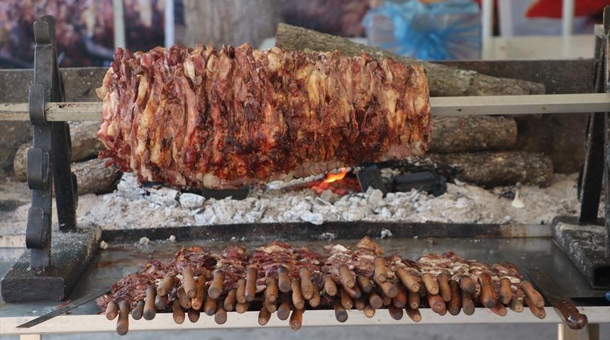 8 yıldır T&uuml;rkiye'yi karış karış gezdiler! Ama&ccedil;ları y&ouml;resel lezzetleri tanıtmak