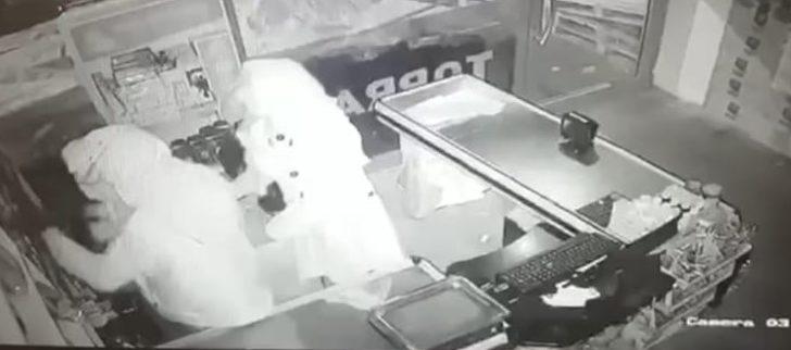 Erzurum'da başörtülü iki erkek market soydu G4