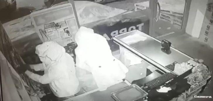 Erzurum'da başörtülü iki erkek market soydu G3