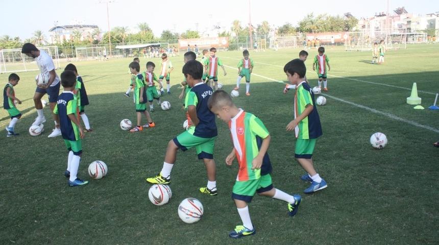 Kepez&rsquo;İn &ouml;d&uuml;ll&uuml; projesi, gen&ccedil; yeteneklere umut ışığı oldu