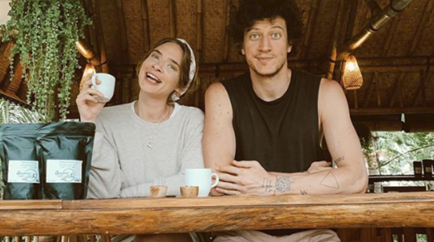 Müge Boz balayında telefonunu maymuna çaldırdı!