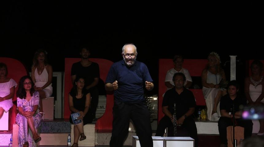 Erdemli’de şairler şiir gecesinde buluştu