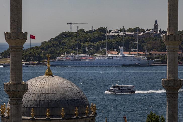 Dünyanın en büyük yelkenli kruvaziyer gemilerinden biri İstanbul'a demirledi G2