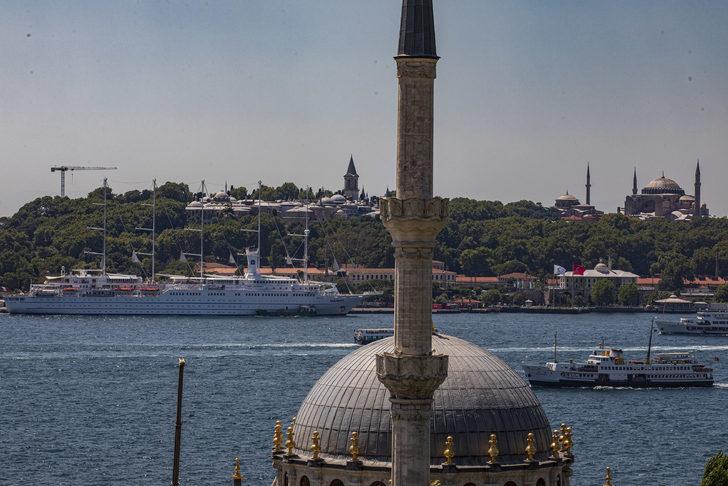 Dünyanın en büyük yelkenli kruvaziyer gemilerinden biri İstanbul'a demirledi G5