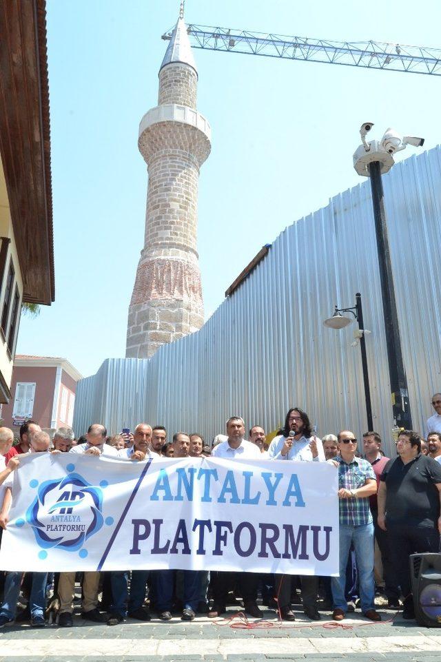 Antalya Platformundan, Kesik Minare tepkisi