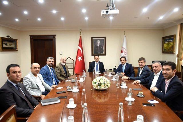 AK Parti’li yöneticiler, Mardin’e hizmet taleplerini Bakanlara iletti