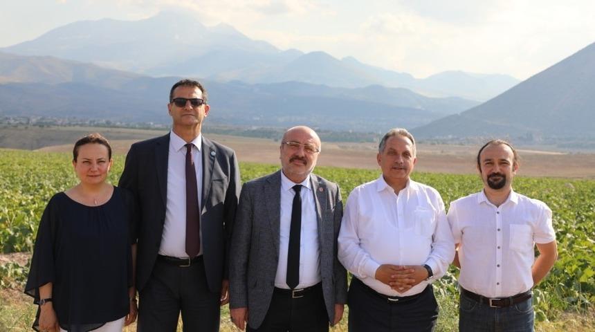 Kurtuluş Karamustafa:"Kayseri &Uuml;niversitesi&rsquo;nin kurulumu ve gelişimi i&ccedil;in desteklerini esirgemeyen ve yanımızda olan y&ouml;neticilerimize teşekk&uuml;r ederim"