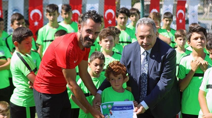 Talas&rsquo;ta 220 kursiyer Yaz Futbol Okulu eğitimini tamamladı