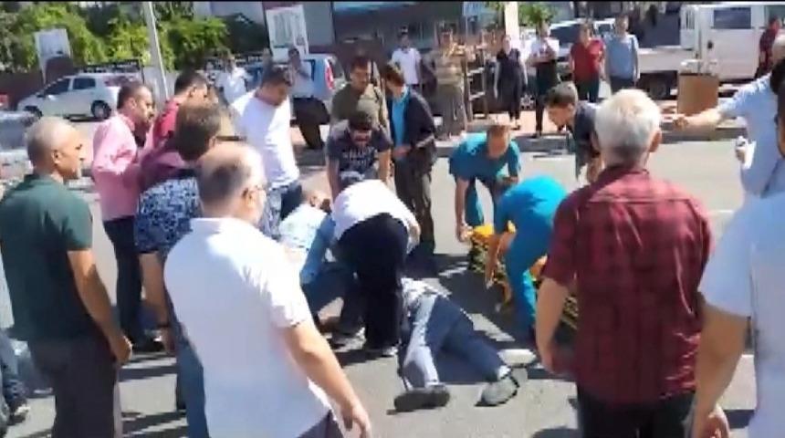Otomobilin &ccedil;arptığı yaşlı adam hayata tutunamadı