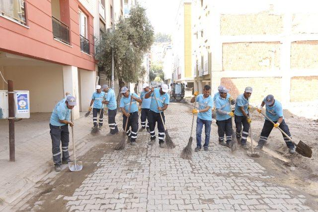 Efeler Belediyesi’nden Orta Mahalle’de moloz temizliği