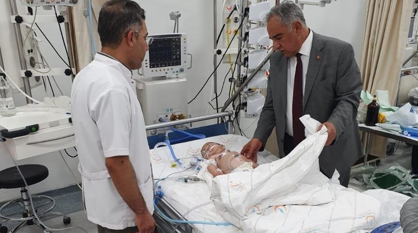 Rekt&ouml;r Turgut: &ldquo;Biz hekimlerin &ouml;ncelikli g&ouml;revi insan hayatıdır&rdquo;