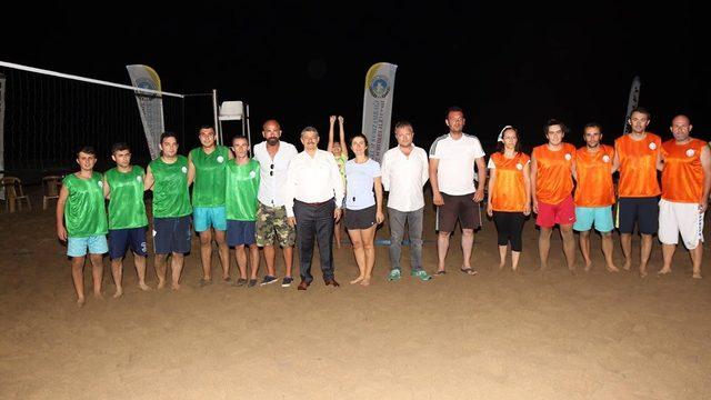 Plaj voleybol turnuvası başladı