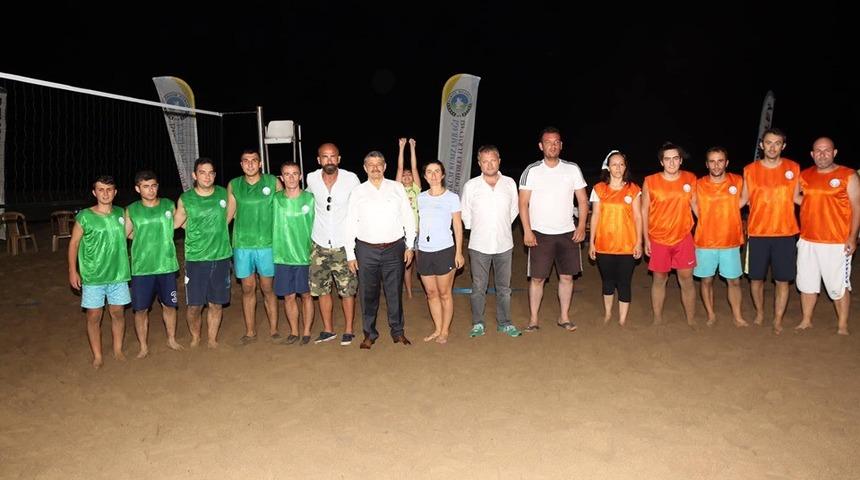Plaj voleybol turnuvası başladı