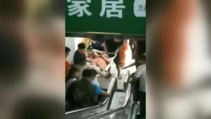 Çin'de korkunç olay! Yürüyen merdivene sıkıştı, bacağı koptu G4