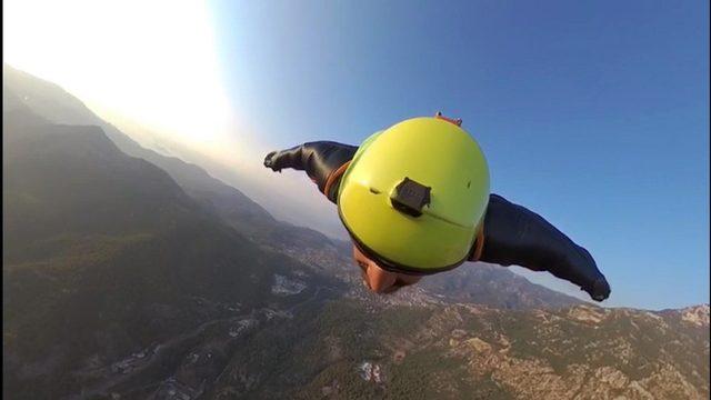 Base Jump sporcusu uçuşuyla heyecanlandırdı 2