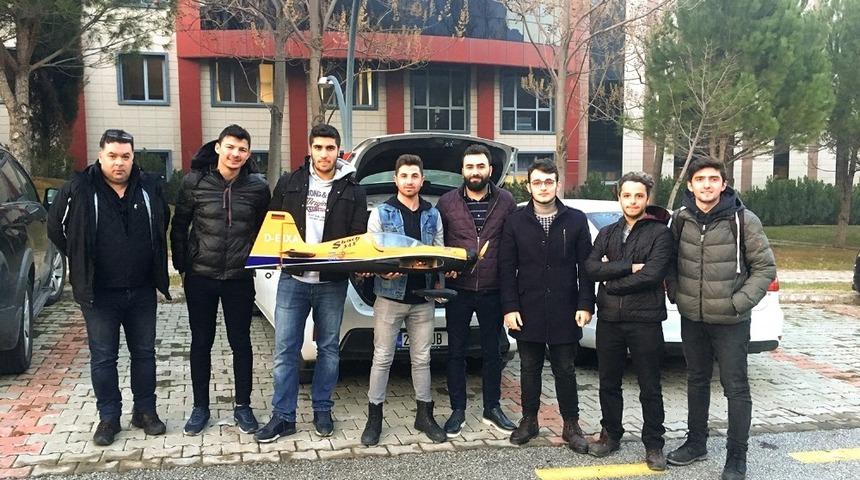 PA&Uuml;&rsquo;l&uuml; &ouml;ğrenciler başarıdan başarıya koşuyor