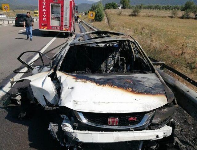 Yanan araçta ağır yaralanan genç hava ambulansı ile İzmir’e sevk edildi