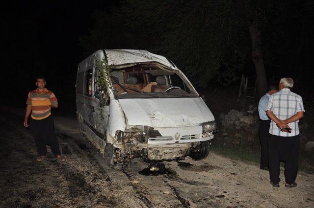 Tarım işçilerini taşıyan minibüs şarampole devrildi: 1 ölü, 5 yaralı