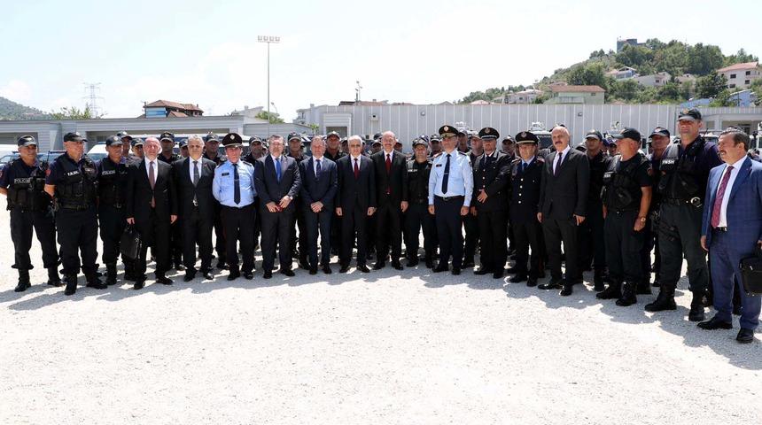 Arnavutluk çevik kuvvet polisleri Türkiye'de eğitilecek