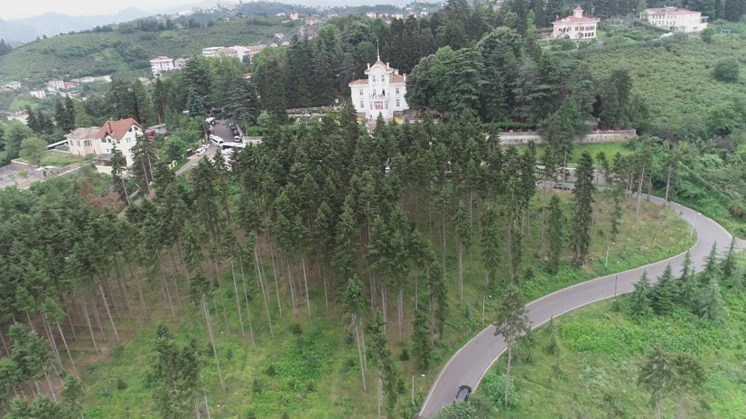 Eski g&ouml;r&uuml;n&uuml;m&uuml;ne kavuşuyor