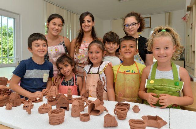 Falezlerin üzerinde seramik ve heykel kursu