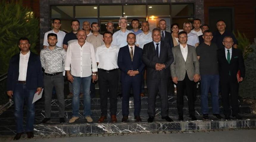 Tayini &ccedil;ıkan m&uuml;d&uuml;r ve komutanlar i&ccedil;in veda yemeği