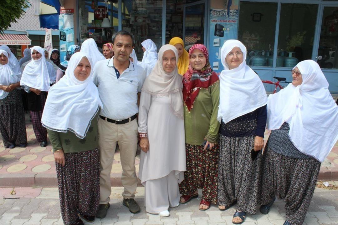 Başkan &Ouml;zden ve eşi kutsal topraklara uğurlandı