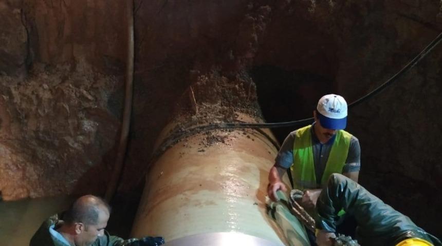 Su borusundaki arıza ekiplerin müdahalesi ile onarıldı