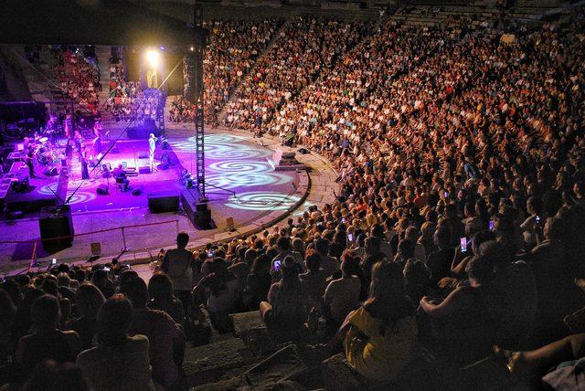 Erol Evgin, Bodrum da hayranlarını coşturdu 1