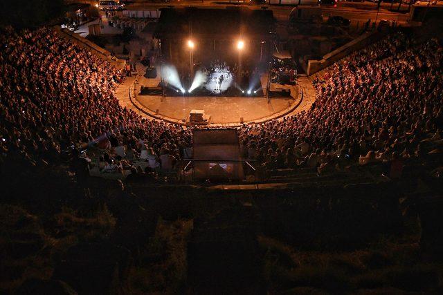 Erol Evgin, Bodrum da hayranlarını coşturdu 3