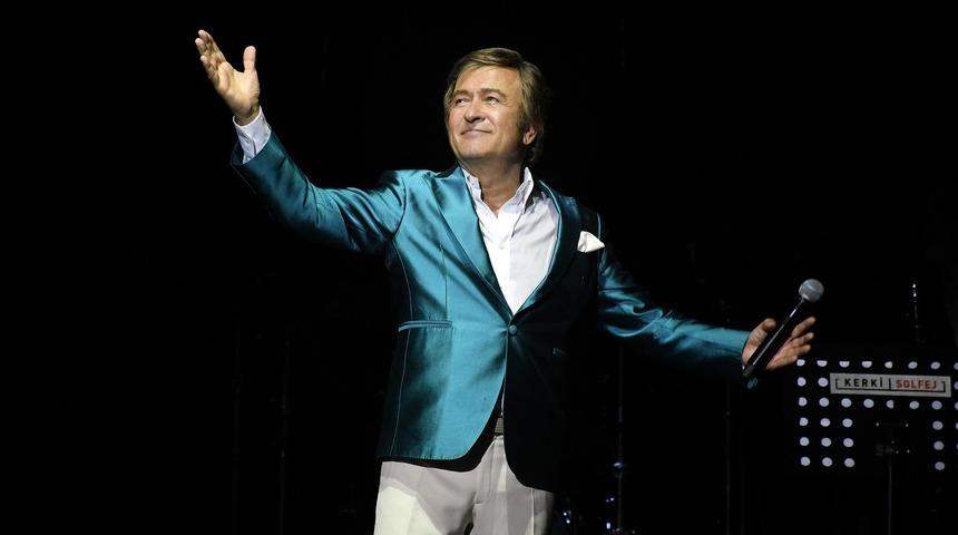 Erol Evgin, Bodrum'da hayranlarını coşturdu