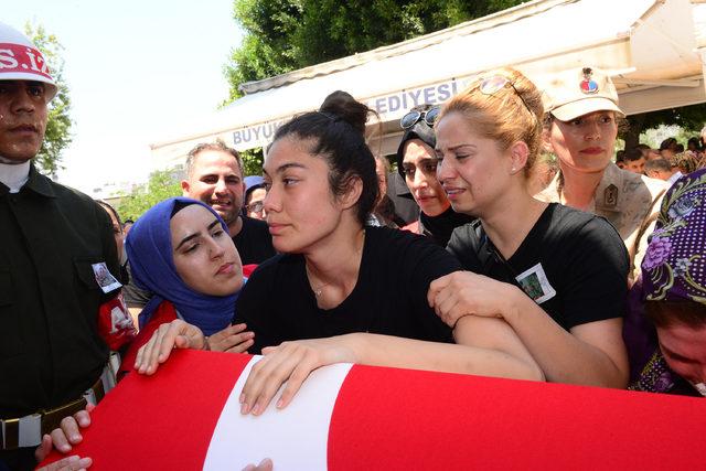 Şehit Sözleşmeli Er Metin Yıldız, son yolculuğuna uğurlandı