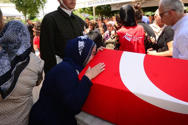 Şehit Sözleşmeli Er Metin Yıldız, son yolculuğuna uğurlandı