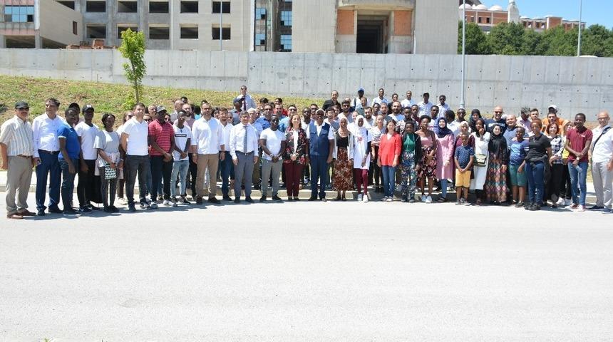 Ruanda B&uuml;y&uuml;kel&ccedil;isi D&uuml;zce &Uuml;niversitesi&rsquo;ne konuk oldu