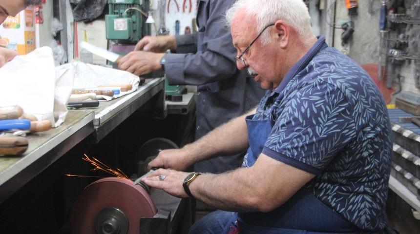 Bı&ccedil;ak&ccedil;ılar &Ccedil;arşısı&rsquo;nda &rsquo;Bileme&rsquo; sesleri y&uuml;kselmeye başladı