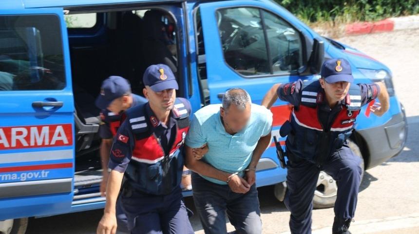 Kozan&rsquo;da Hint keneviri operasyonu: 5 g&ouml;zaltı