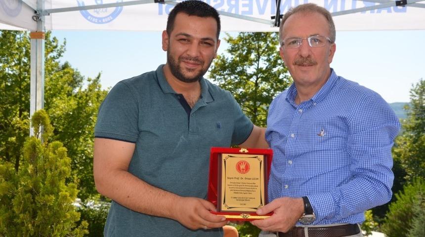 15 Temmuz Gazisi Sabri G&uuml;nd&uuml;z&rsquo;den Rekt&ouml;r Uzun&rsquo;a teşekk&uuml;r