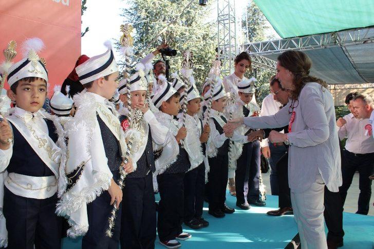 Kale Grubu 62. yılında 141 çocuğu sünnet ettirdi ile ilgili görsel sonucu