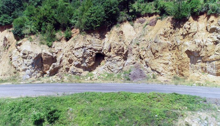 Zonguldak'ta heyelan, mağarayı ortaya çıkardı G1
