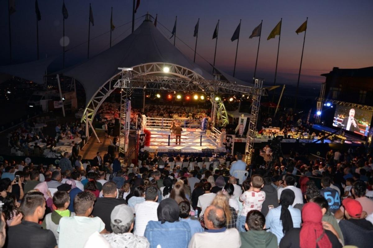 Bayraktepe Arena&rsquo;da Kick Boks fırtınası nefesleri kesti