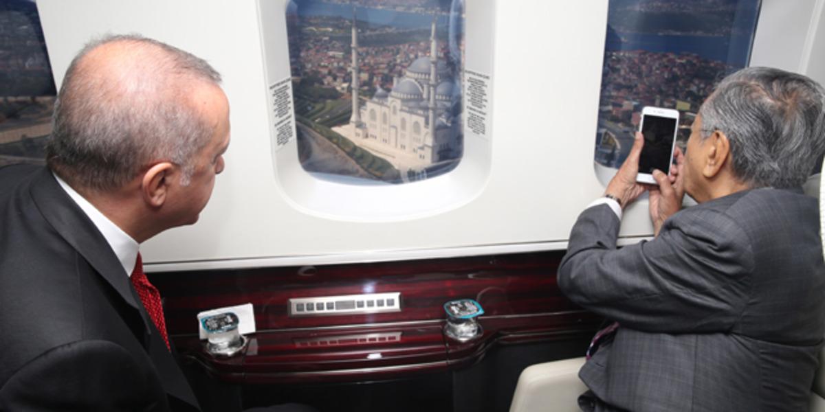 Erdoğan, Malezya Başbakanı'na İstanbul'u havadan tanıttı