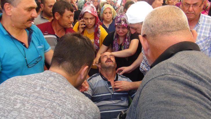 Minik Melih, sünnet kıyafetinin pelerini ile son yolculuğuna uğurlandı G3